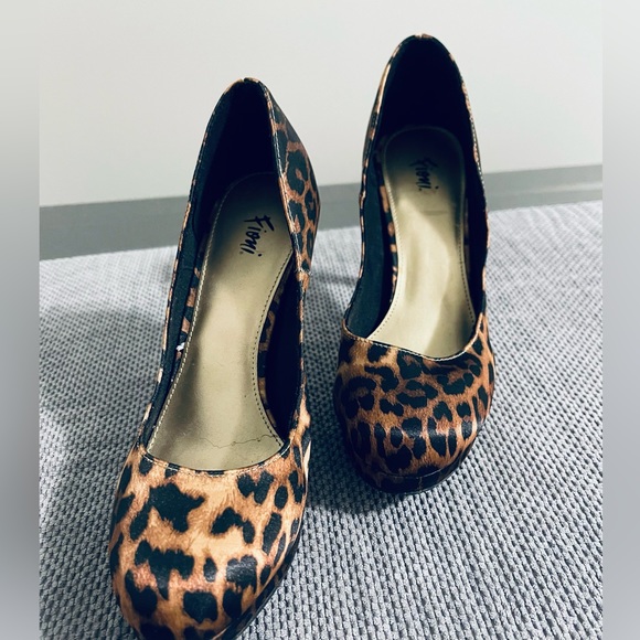 Satin Leopard Print Shoes - Picture 1 of 4